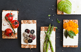 VARIEDAD DE TOSTAS CON QUESO FRESCO